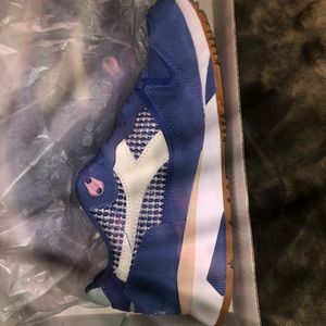 Diadora sneakers. Blue white pink size 6 men